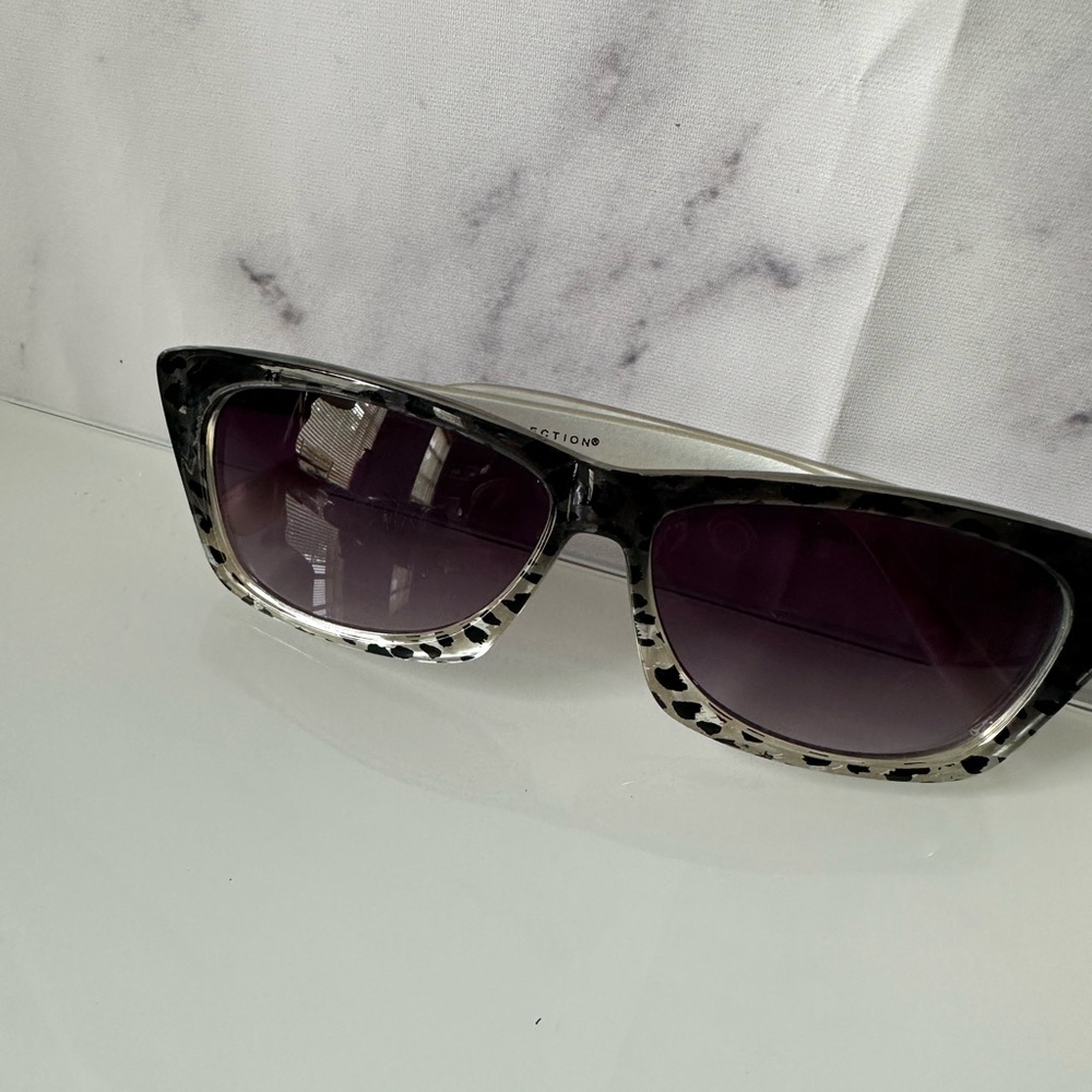 VINTAGE 90s NYS COLLECTION - BLACK/SILVER CHEETAH PRINT SUNGLASSES